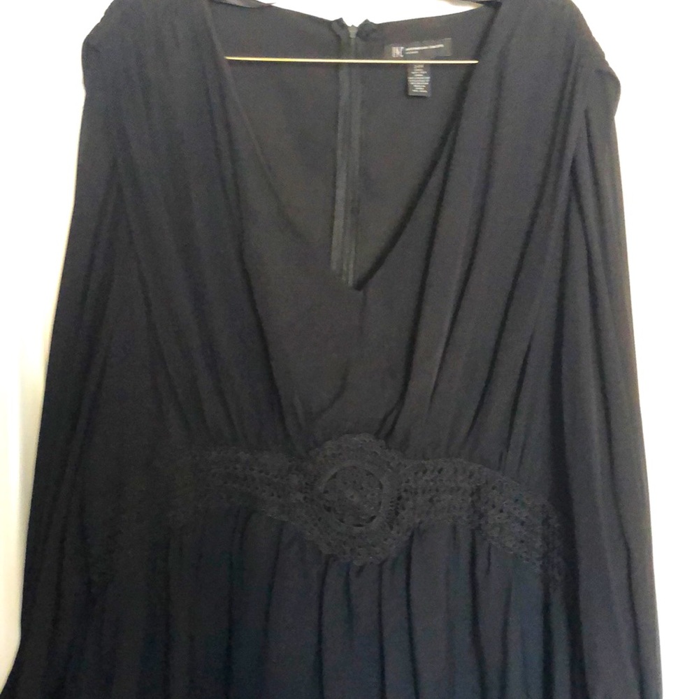 Beautiful I NC concepts 24W 100% silk lining 100% polyester shell top Beautiful